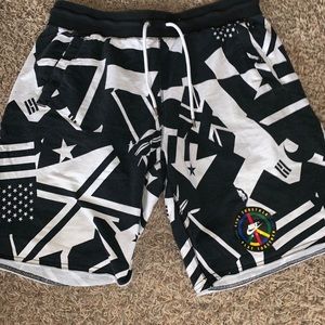 Men’s large, Nike basketball shorts 🩳